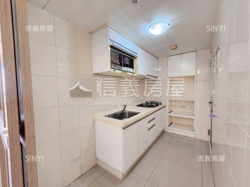 法國香榭景觀大兩房車位房屋室內格局與周邊環境