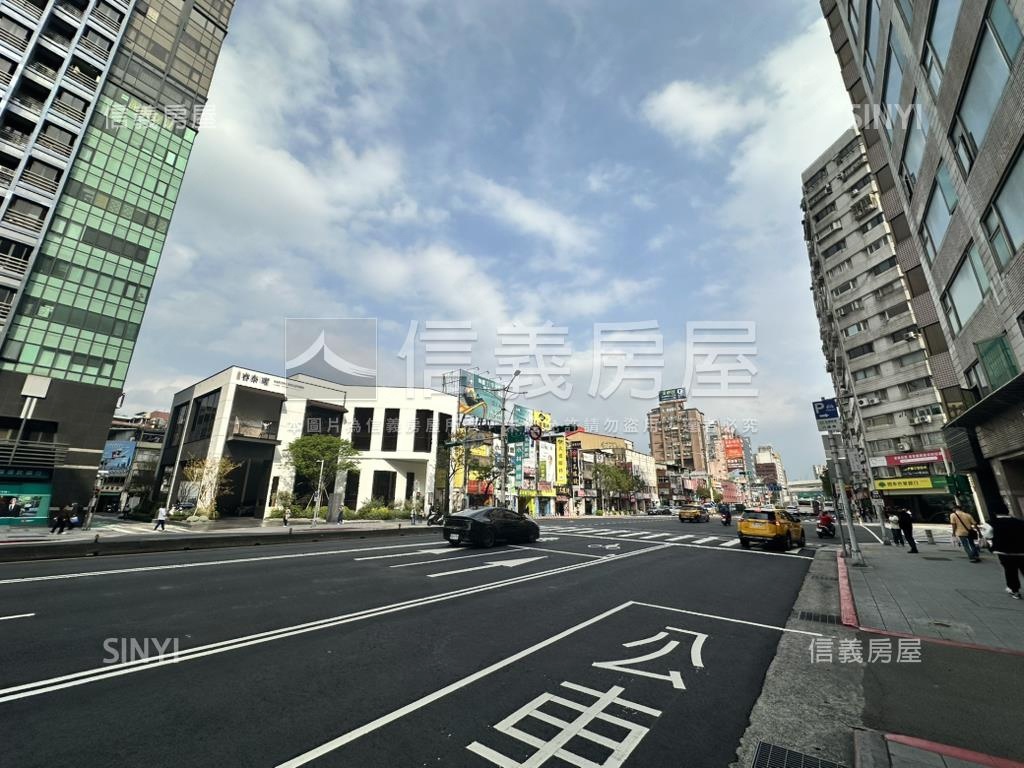 電梯三房之銀行在我家樓下房屋室內格局與周邊環境