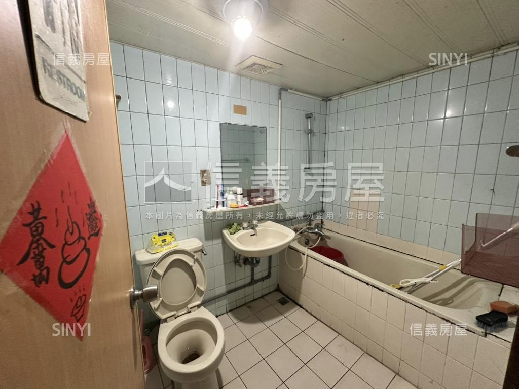 電梯三房之銀行在我家樓下房屋室內格局與周邊環境