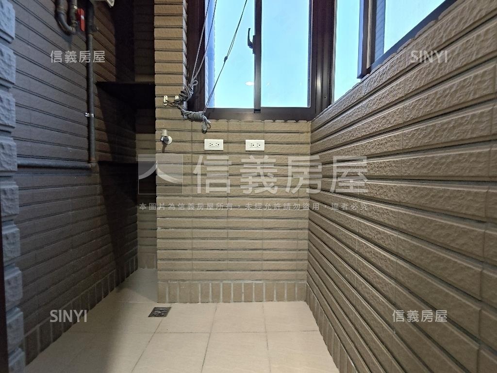 新板微風景觀兩房車位房屋室內格局與周邊環境