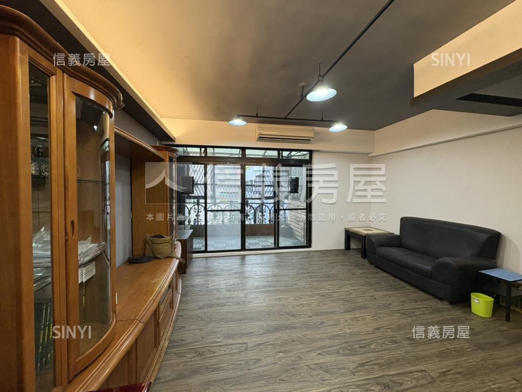 專任三民公園美寓車位房屋室內格局與周邊環境