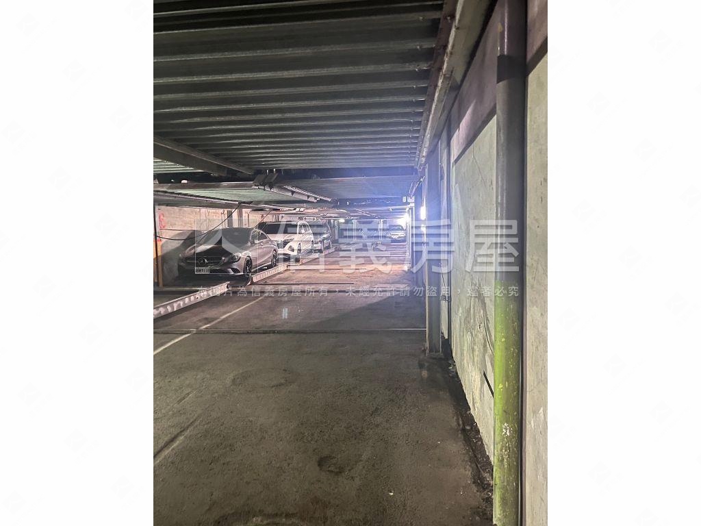 飛躍三重（車位）房屋室內格局與周邊環境