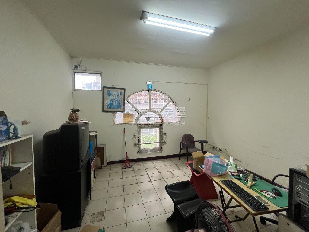 稀！衛道新世界金店面！房屋室內格局與周邊環境