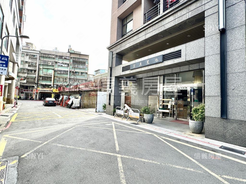 信義星池車位稀有釋出房屋室內格局與周邊環境