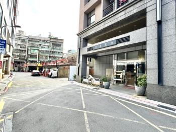 信義星池車位稀有釋出
