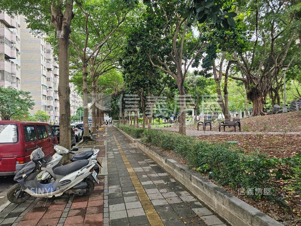 北區臨路８米面寬美透店房屋室內格局與周邊環境