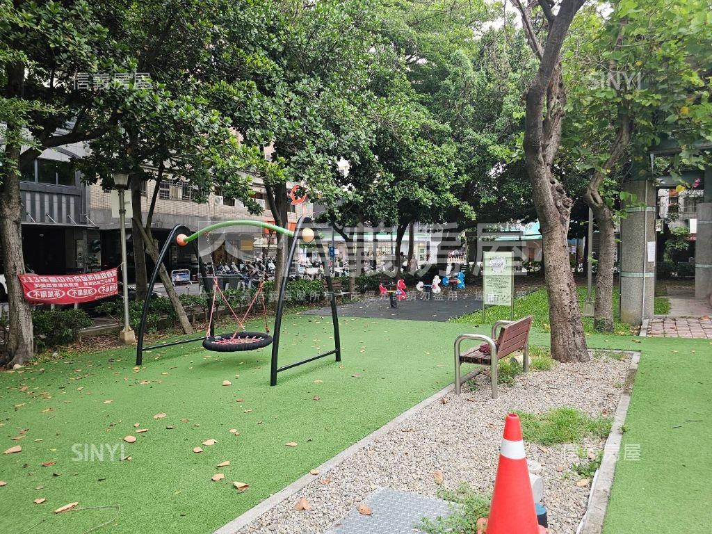 北區臨路８米面寬美透店房屋室內格局與周邊環境