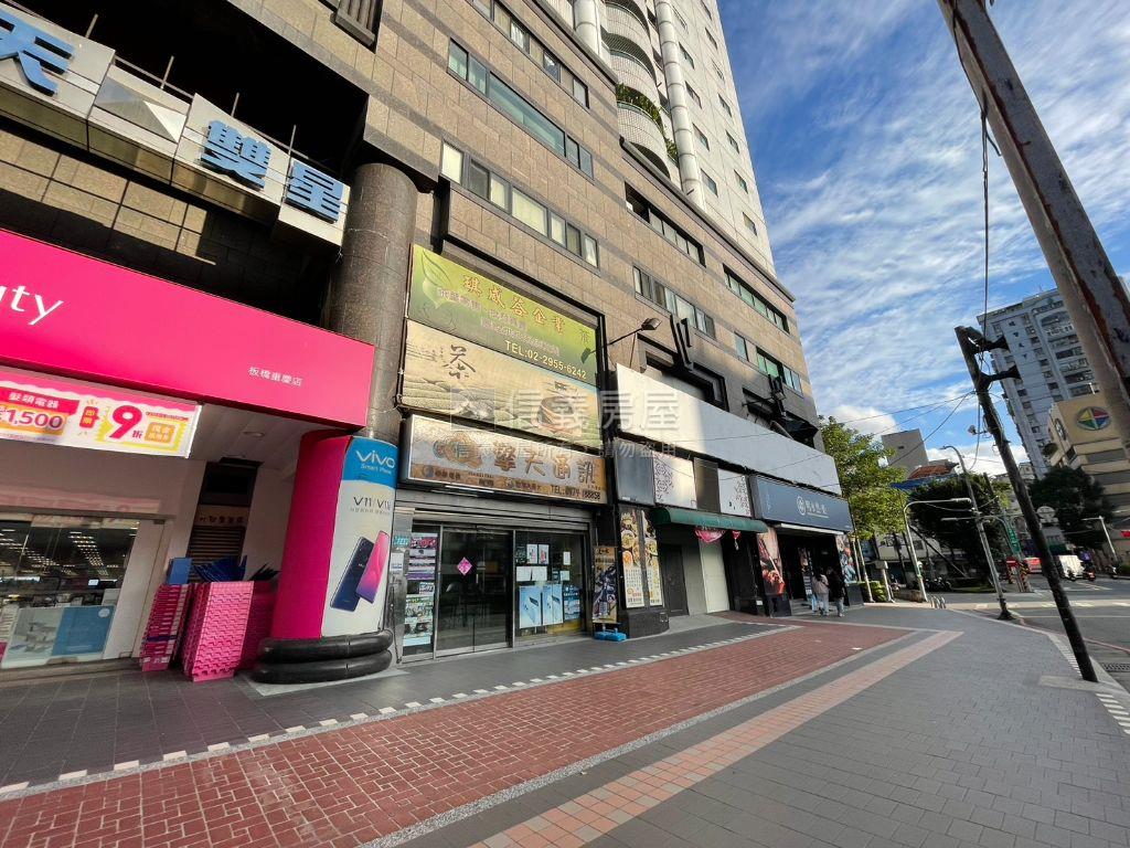 擎天雙星方正店鋪Ｂ房屋室內格局與周邊環境