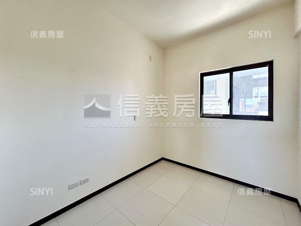 耕玉。四面採光三房坡車房屋室內格局與周邊環境