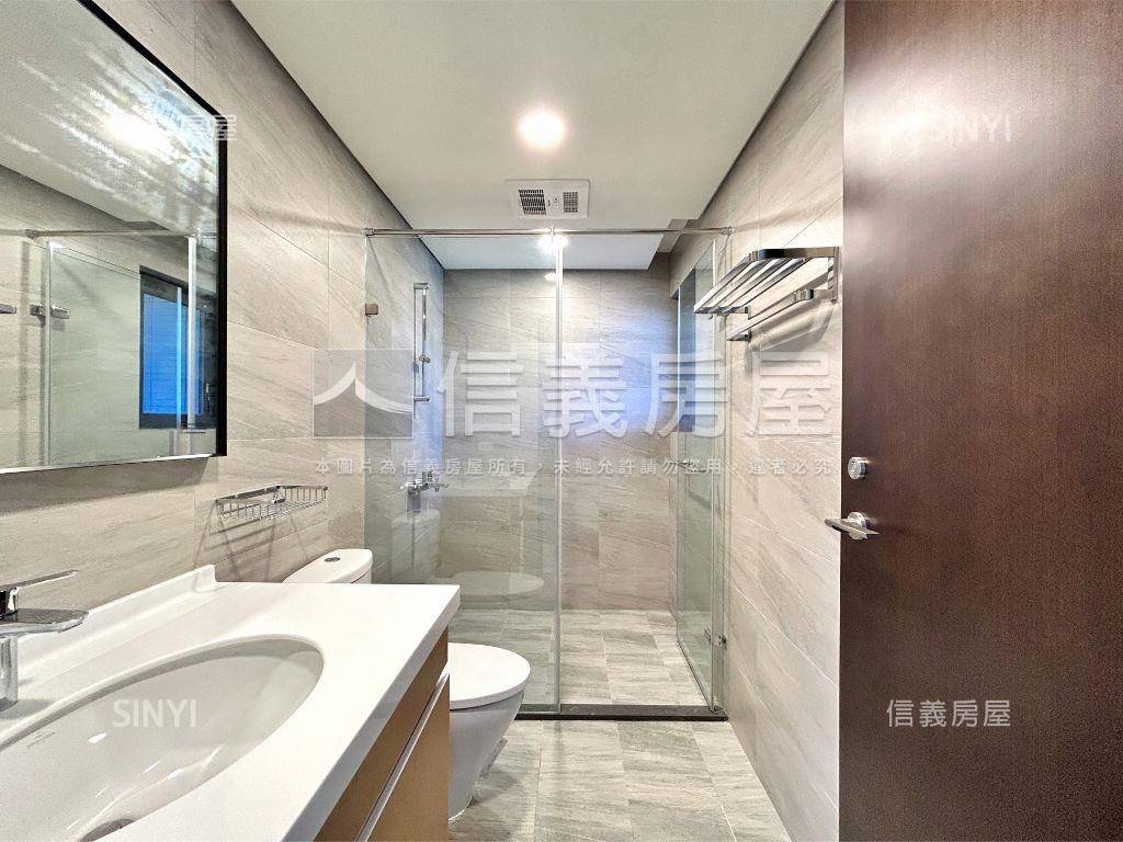 耕玉。四面採光三房坡車房屋室內格局與周邊環境