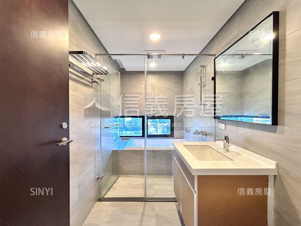 耕玉。四面採光三房坡車房屋室內格局與周邊環境