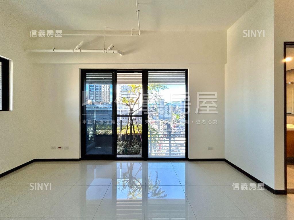 耕玉。四面採光三房坡車房屋室內格局與周邊環境