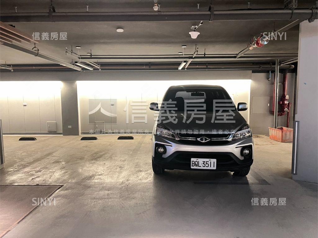 耕玉。四面採光三房坡車房屋室內格局與周邊環境