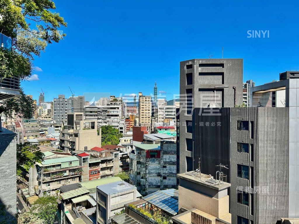 耕玉。四面採光三房坡車房屋室內格局與周邊環境