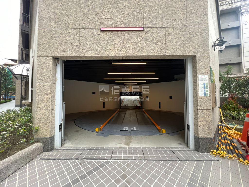 頂溪捷運～昇陽國詠車位房屋室內格局與周邊環境