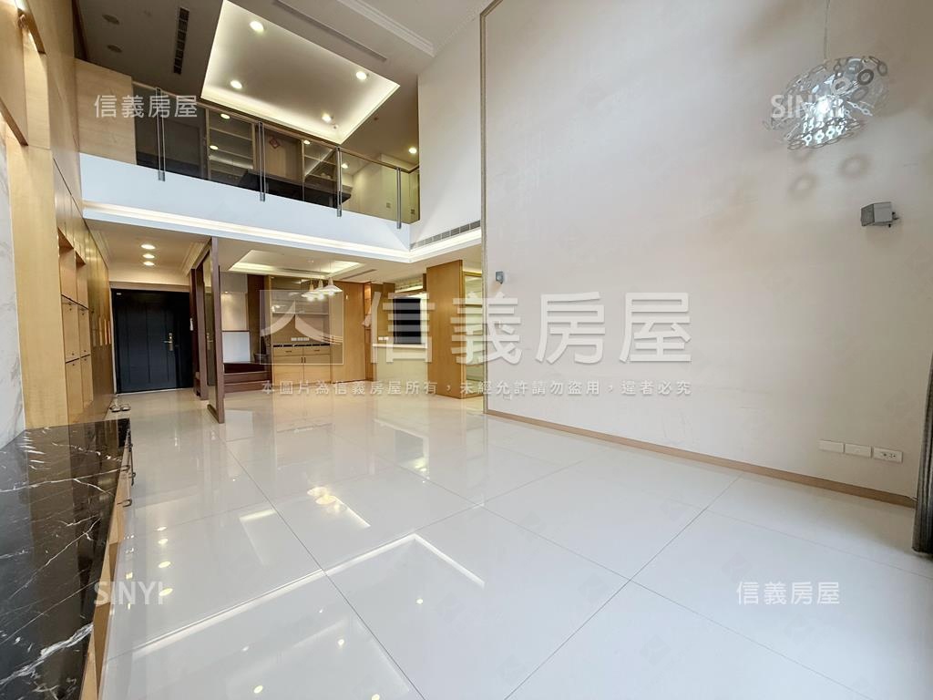 青石巨堂高樓尊爵樓中樓房屋室內格局與周邊環境
