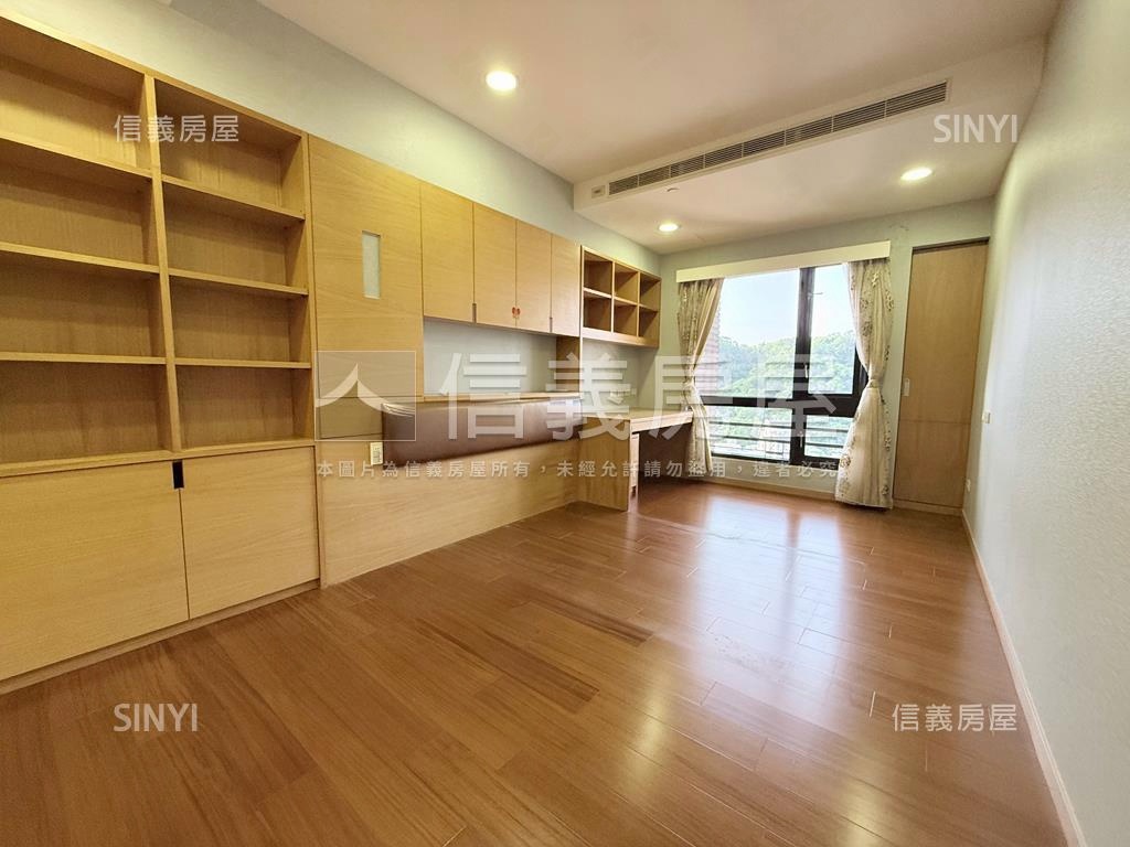 青石巨堂高樓尊爵樓中樓房屋室內格局與周邊環境
