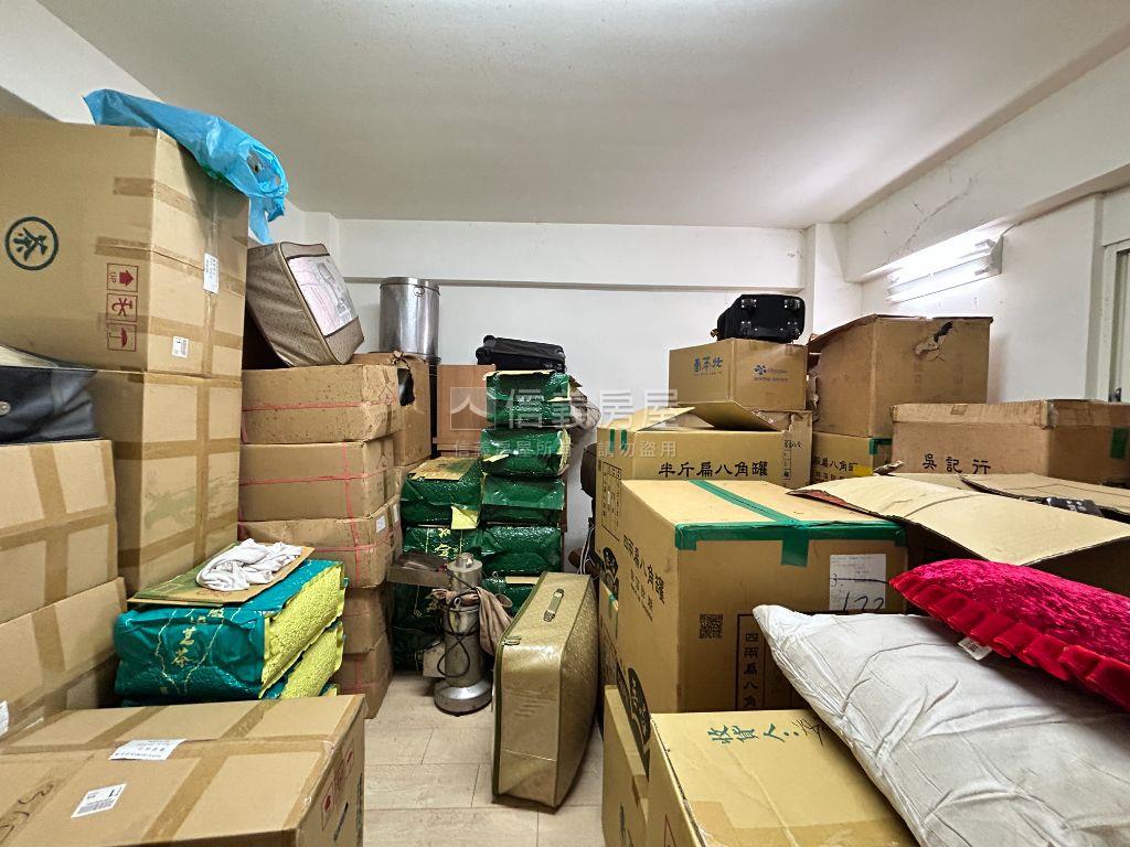 民生社區大面寬金店面房屋室內格局與周邊環境