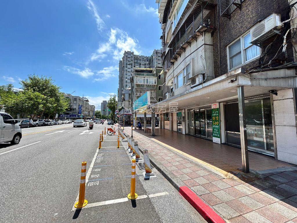 民生社區大面寬金店面房屋室內格局與周邊環境