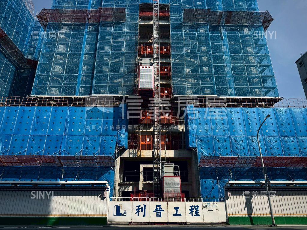 利晉曙光Ｂ１棟露臺雙車位房屋室內格局與周邊環境