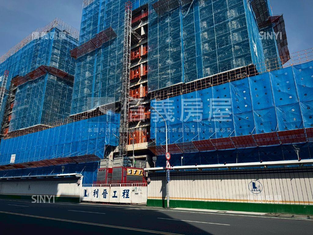 利晉曙光Ｂ１棟露臺雙車位房屋室內格局與周邊環境