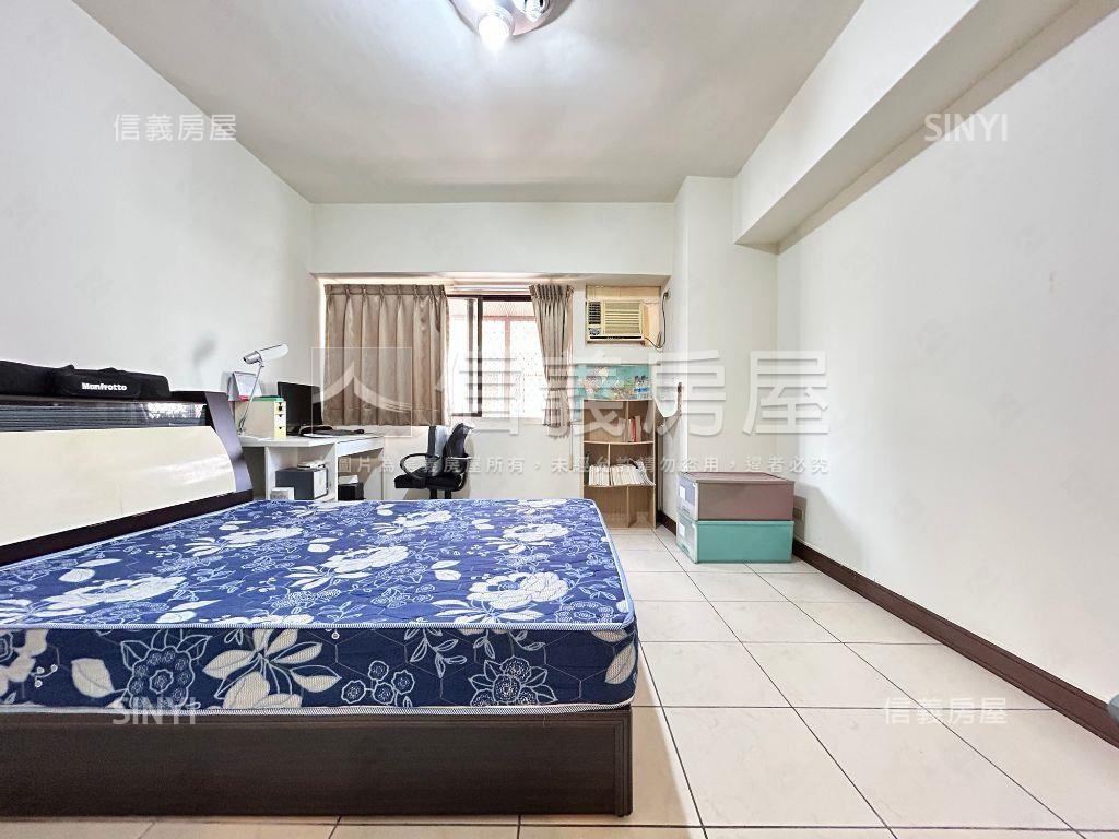 西區精誠商圈採光大套房房屋室內格局與周邊環境