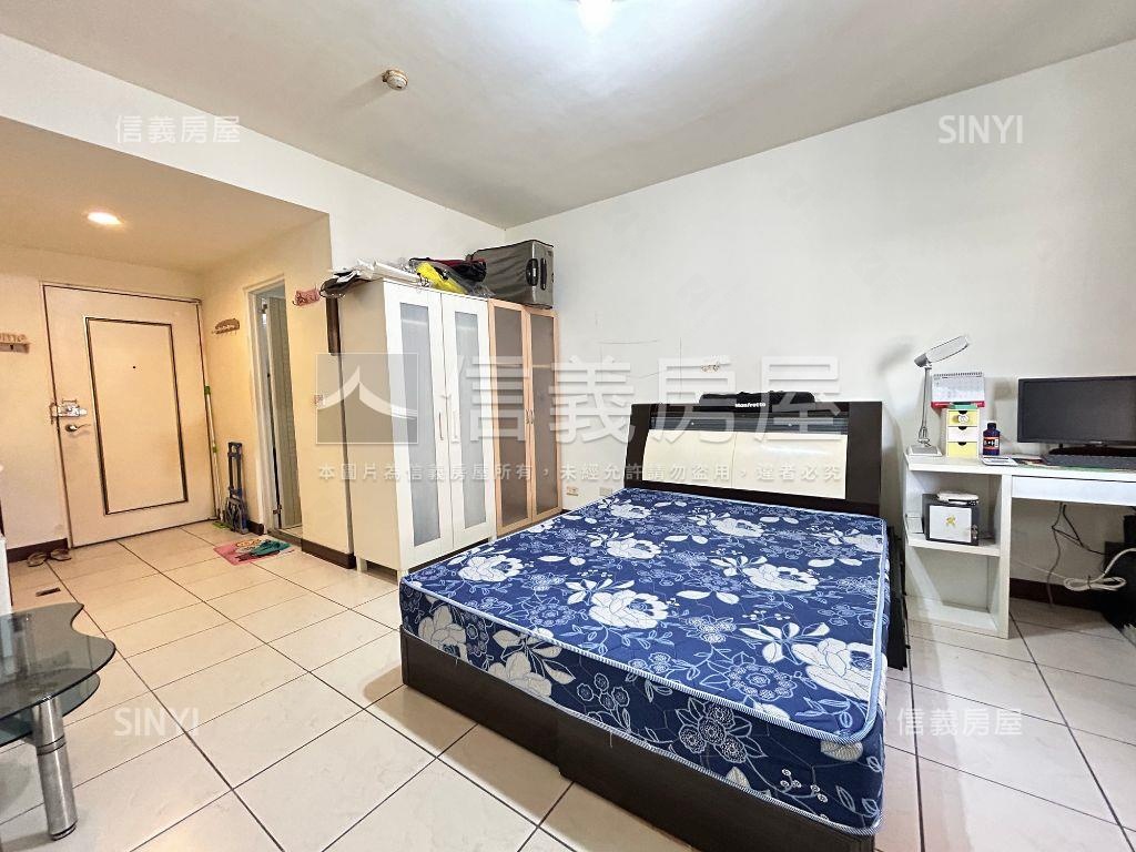 西區精誠商圈採光大套房房屋室內格局與周邊環境