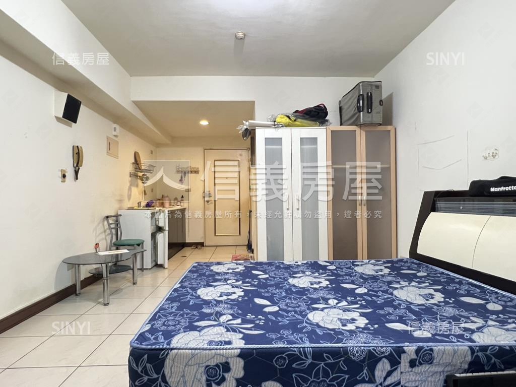 西區精誠商圈採光大套房房屋室內格局與周邊環境