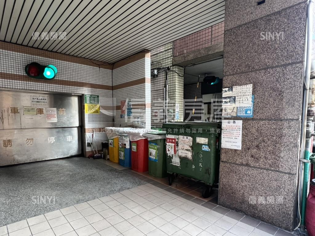 西區精誠商圈採光大套房房屋室內格局與周邊環境