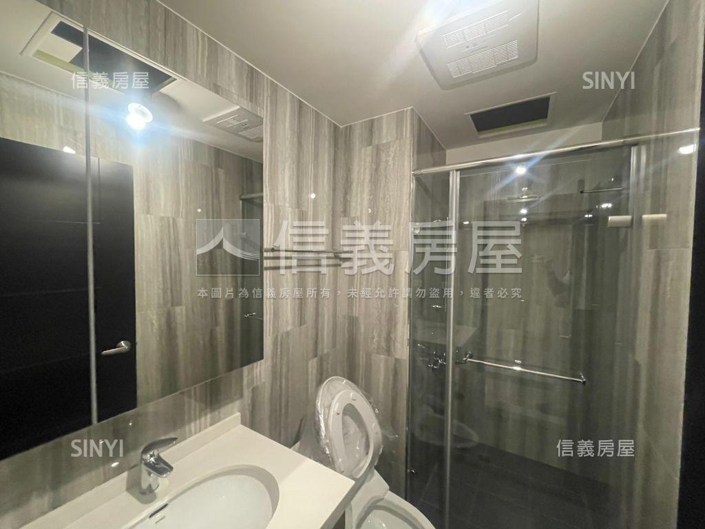 世界花園高樓小資２房房屋室內格局與周邊環境