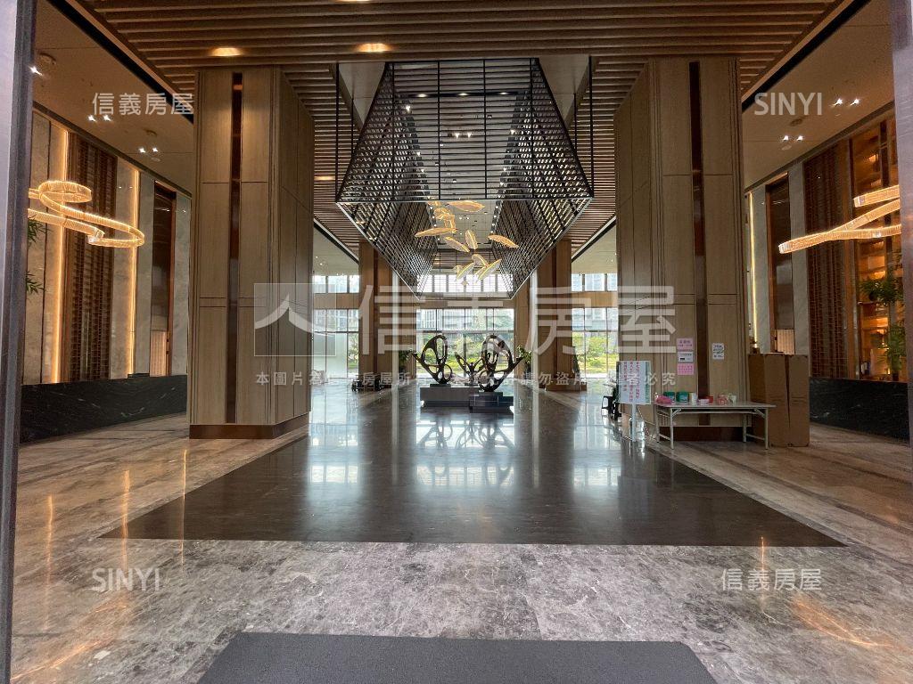 世界花園高樓小資２房房屋室內格局與周邊環境