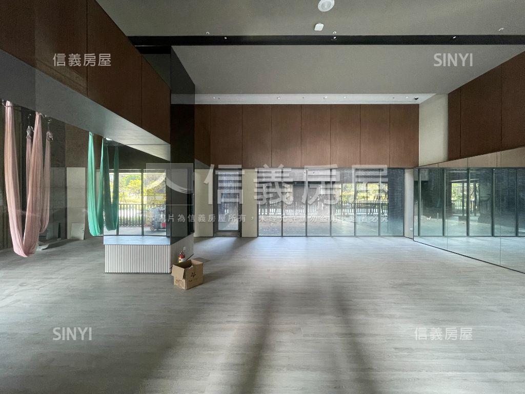 世界花園高樓小資２房房屋室內格局與周邊環境