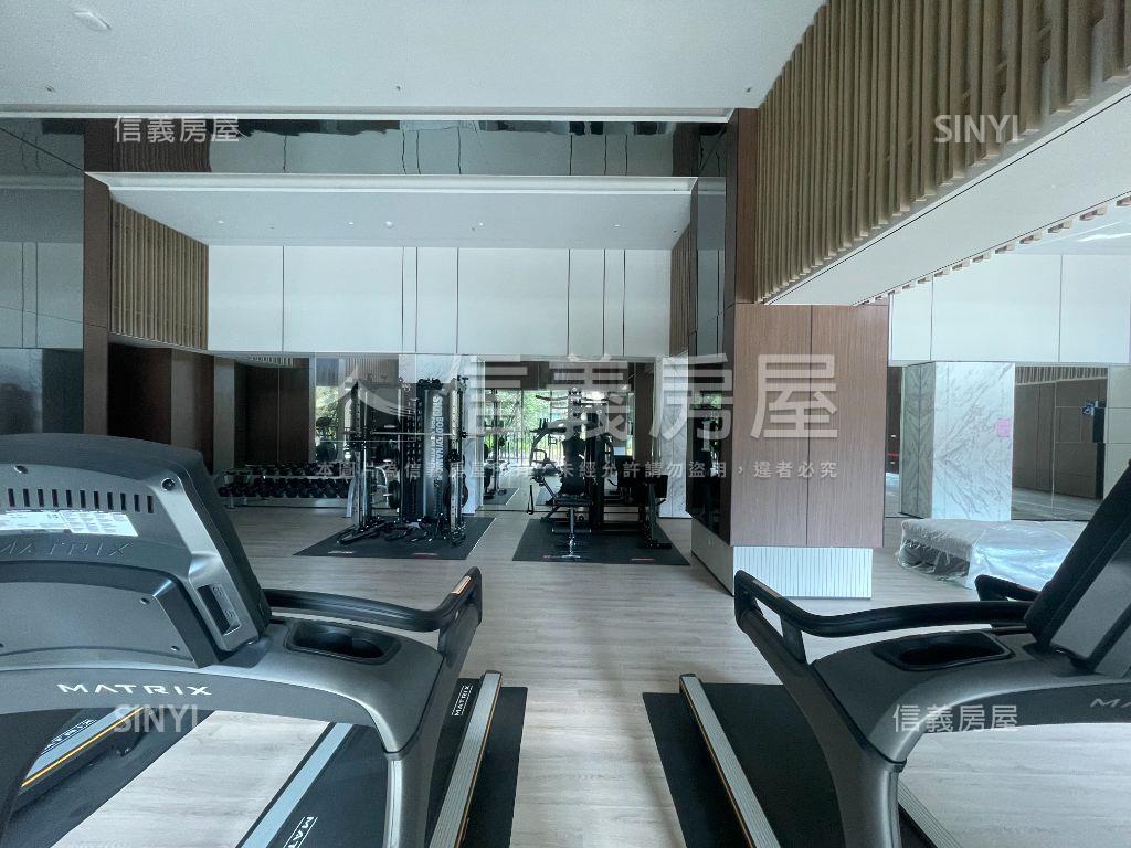 世界花園高樓小資２房房屋室內格局與周邊環境