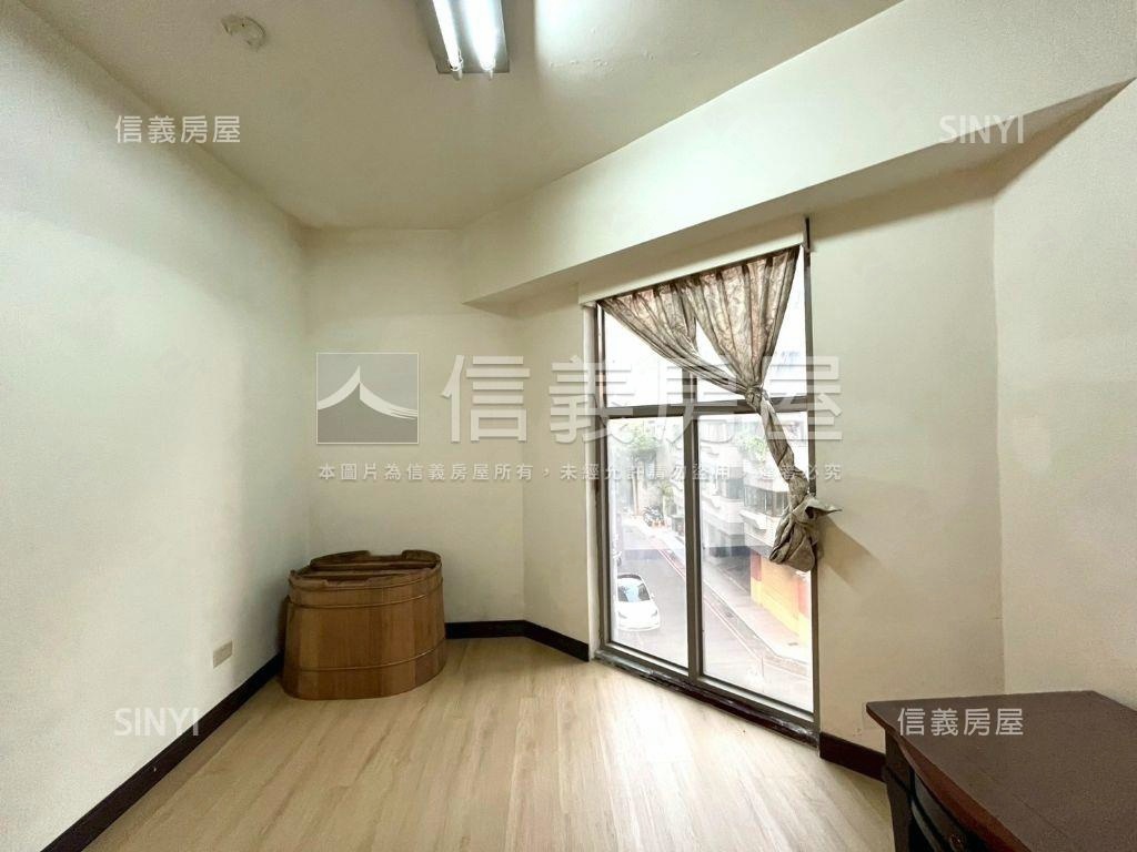 西區近五期親家御苑三房房屋室內格局與周邊環境