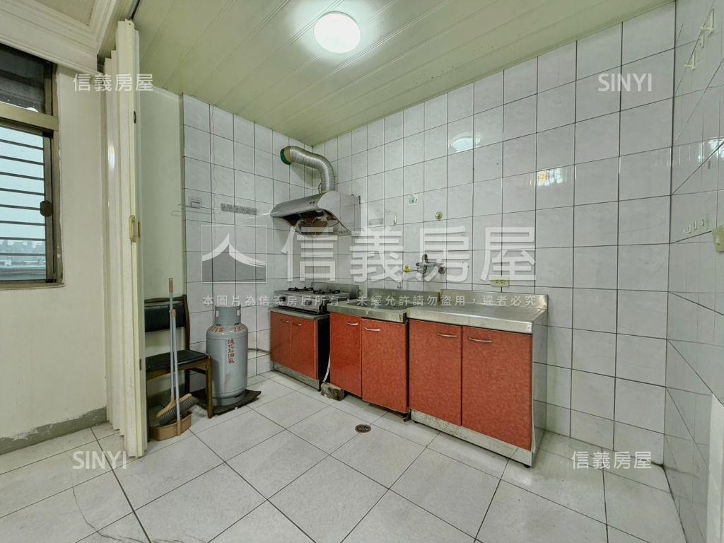 三民路，稀有公寓房屋室內格局與周邊環境