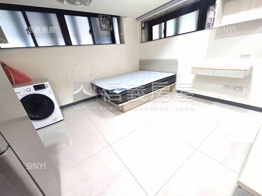 運動時代精美一樓車位房屋室內格局與周邊環境