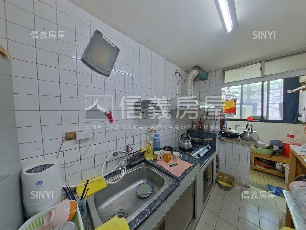 陽光國宅高樓採光大三房房屋室內格局與周邊環境