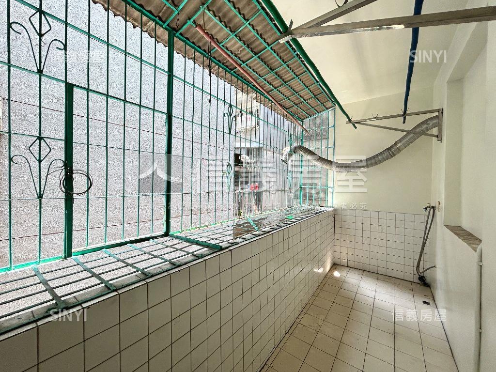 近捷運眺樹梢美寓房屋室內格局與周邊環境
