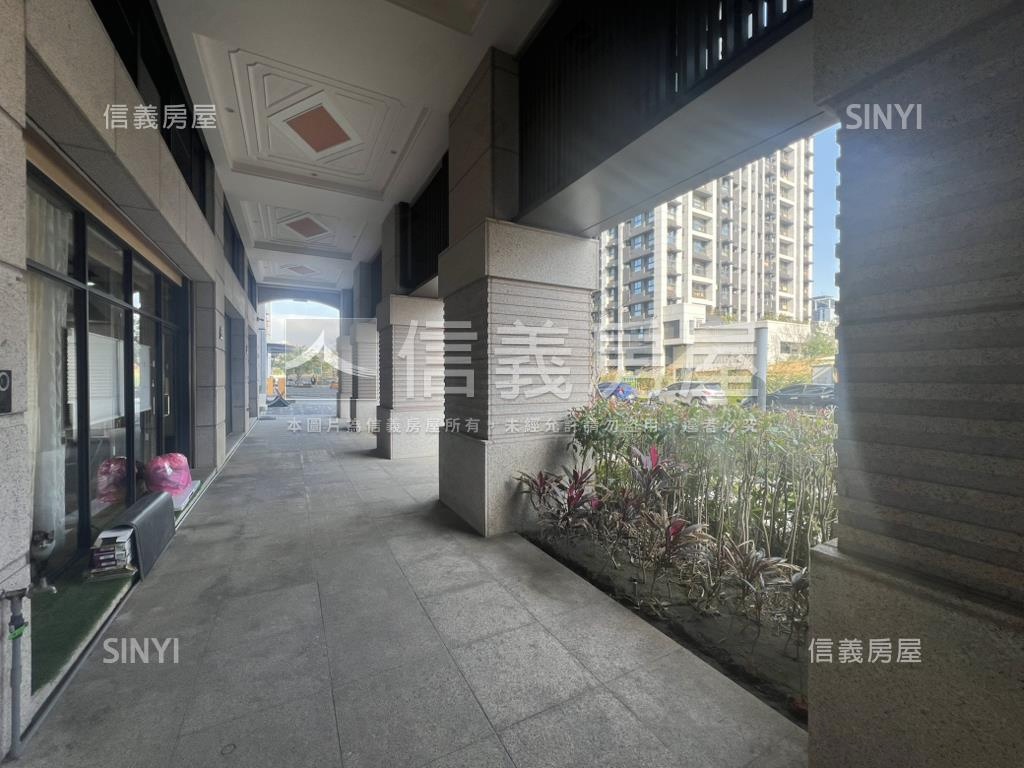 近鳳鳴火車站菁英薈２店面房屋室內格局與周邊環境