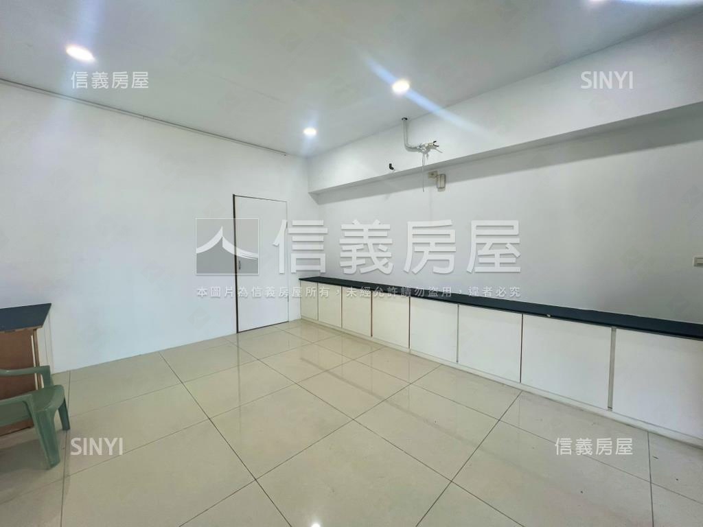 近鳳鳴火車站菁英薈２店面房屋室內格局與周邊環境