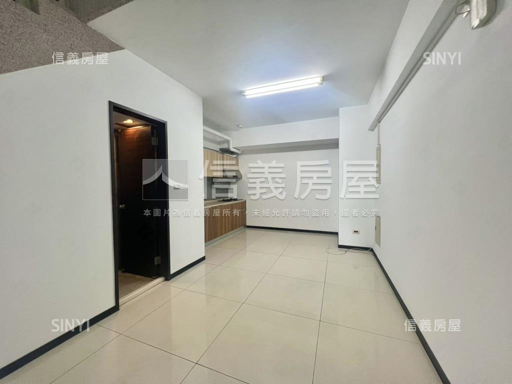 近鳳鳴火車站菁英薈２店面房屋室內格局與周邊環境