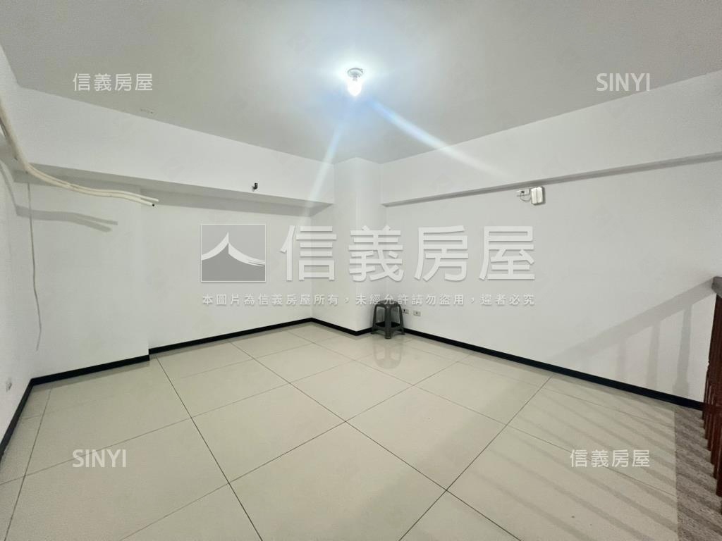 近鳳鳴火車站菁英薈２店面房屋室內格局與周邊環境