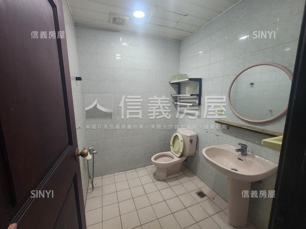 瓏山林邊間好美下疊房屋室內格局與周邊環境