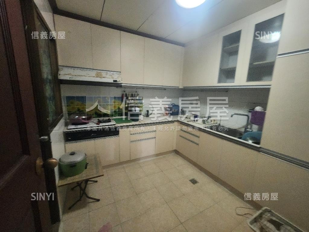 瓏山林邊間好美下疊房屋室內格局與周邊環境