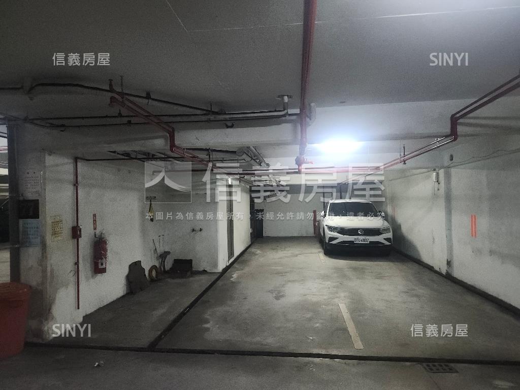 瓏山林邊間好美下疊房屋室內格局與周邊環境