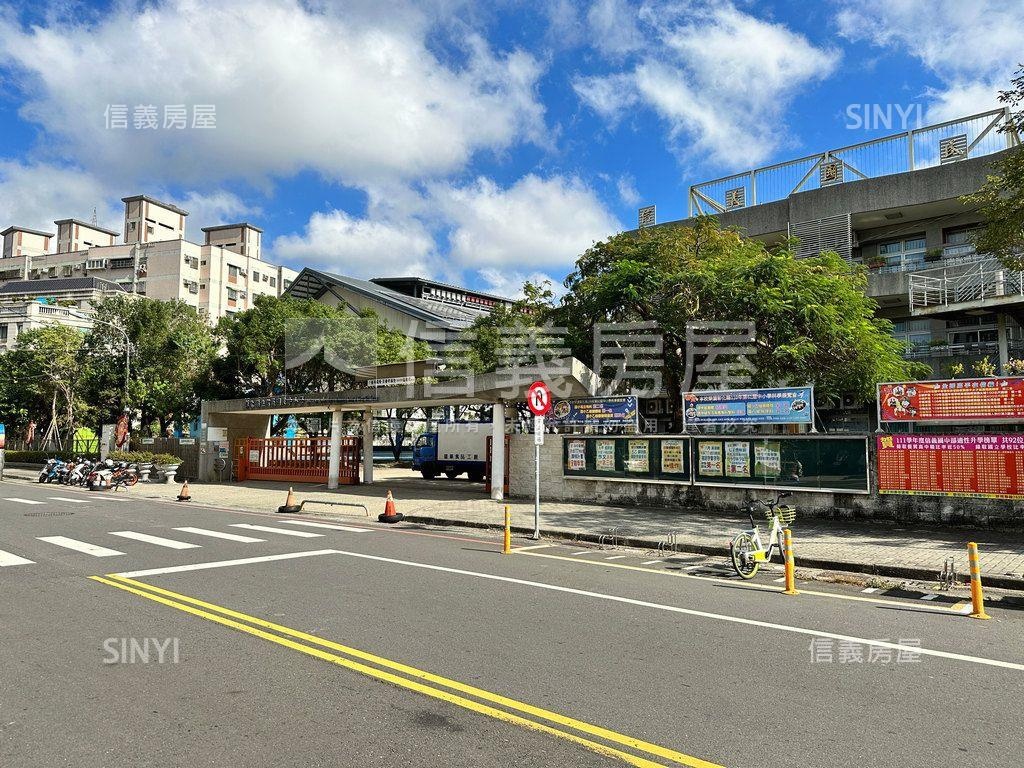 信義三角窗顯眼店面房屋室內格局與周邊環境