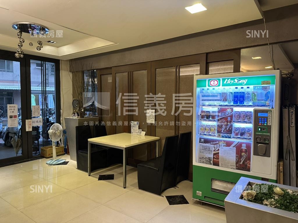 文藻菁英會館收租套房房屋室內格局與周邊環境