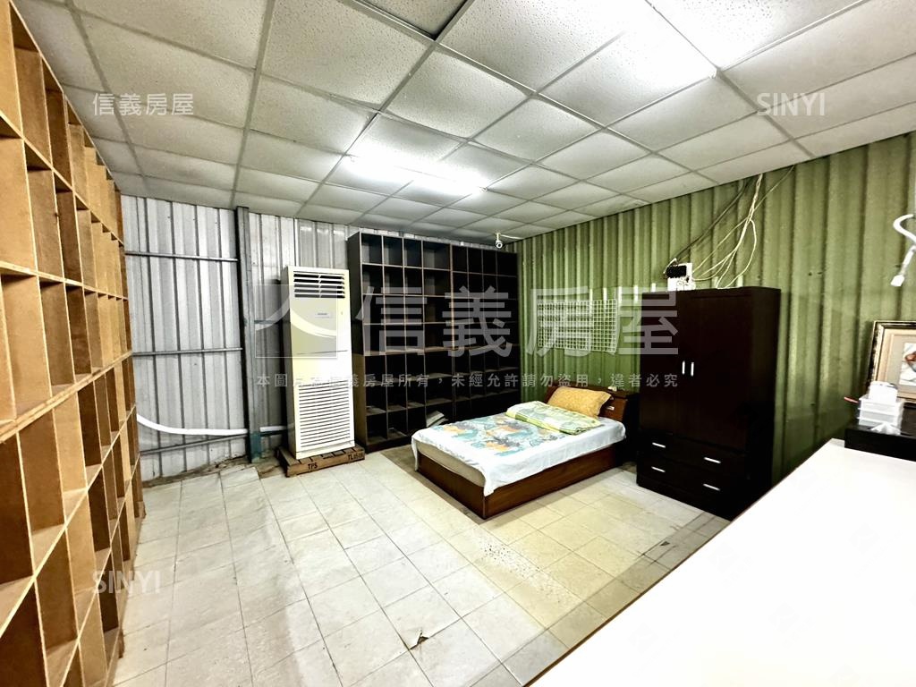 成德段馬路旁方正土地房屋室內格局與周邊環境