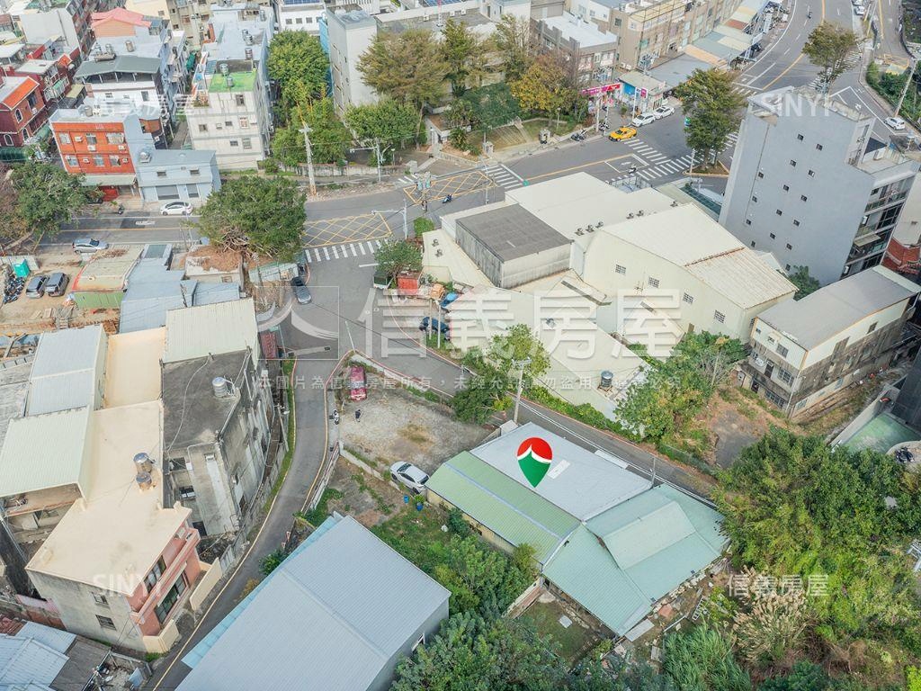 成德段馬路旁方正土地房屋室內格局與周邊環境