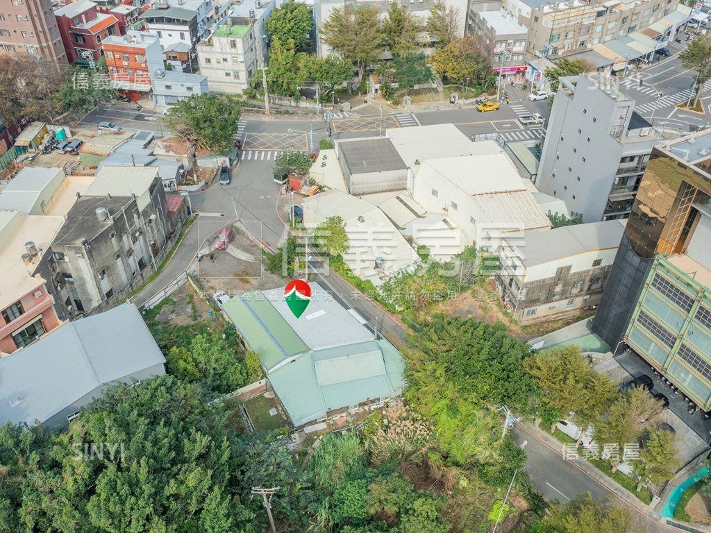 成德段馬路旁方正土地房屋室內格局與周邊環境